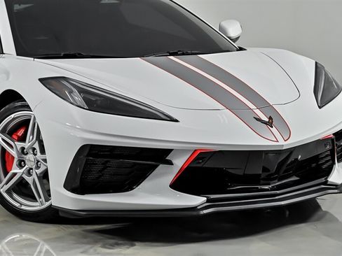 Used 2024 Chevrolet Corvette Stingray Preferred Cpe w/ Z51 Performance Package RWD image 3
