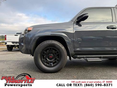 Used 2024 Toyota 4Runner SR5 Premium w/ Moonroof Package AWD/4WD image 29