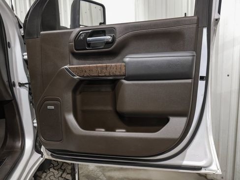 Used 2022 GMC Sierra 2500 Denali w/ Denali Ultimate Package AWD/4WD image 45