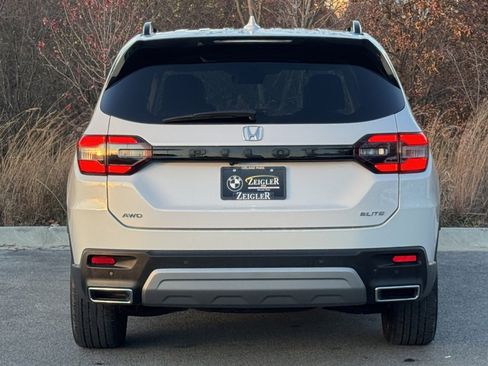 Used 2023 Honda Pilot Elite image 5