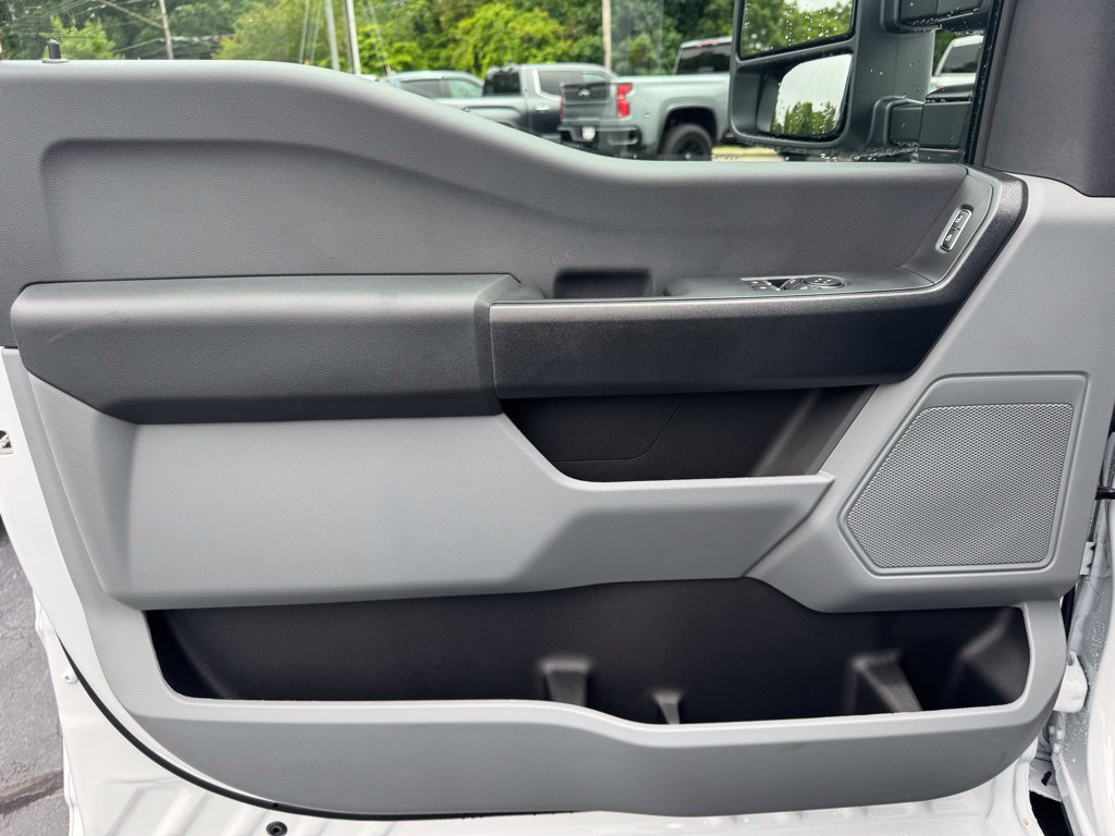 Used 2025 Ford F350 XL w/ 360-Degree Camera Package RWD image 18