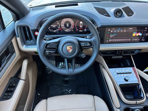 New 2025 Porsche Cayenne Coupe image 15