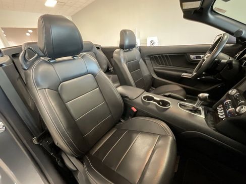 Used 2021 Ford Mustang Premium image 19