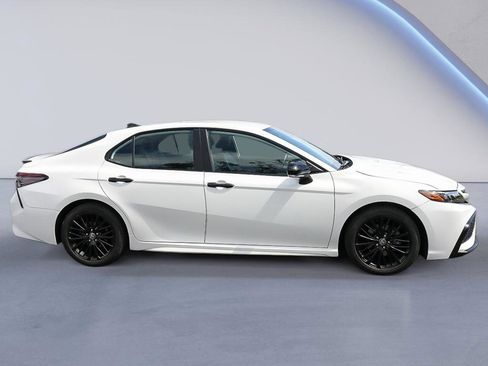 Used 2022 Toyota Camry SE w/ Convenience Package FWD image 8