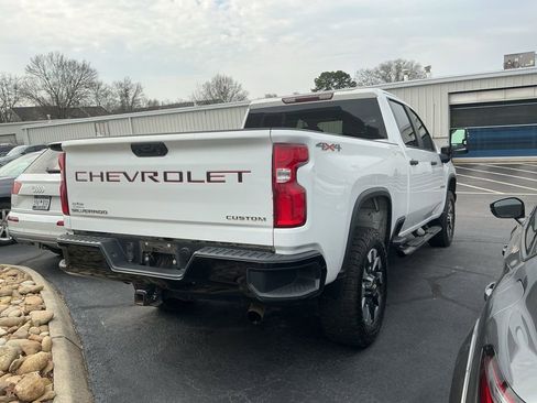 Used 2021 Chevrolet Silverado 2500 Custom w/ Custom Value Package image 4