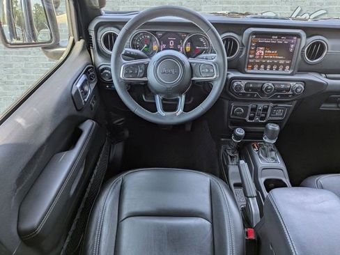 Used 2023 Jeep Wrangler Unlimited Sahara AWD/4WD image 16