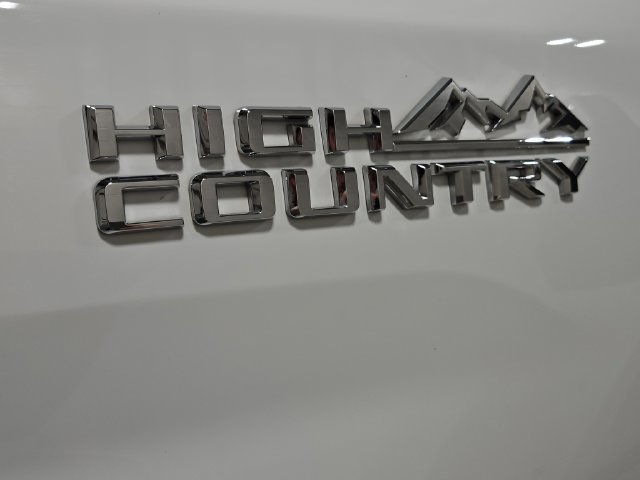 Used 2024 Chevrolet Silverado 2500 High Country w/ High Country Premium Package AWD/4WD image 43