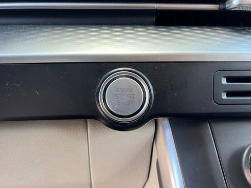 Used 2022 Kia Carnival LX FWD image 18