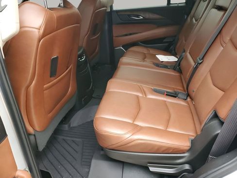 Used 2018 Cadillac Escalade Luxury image 20