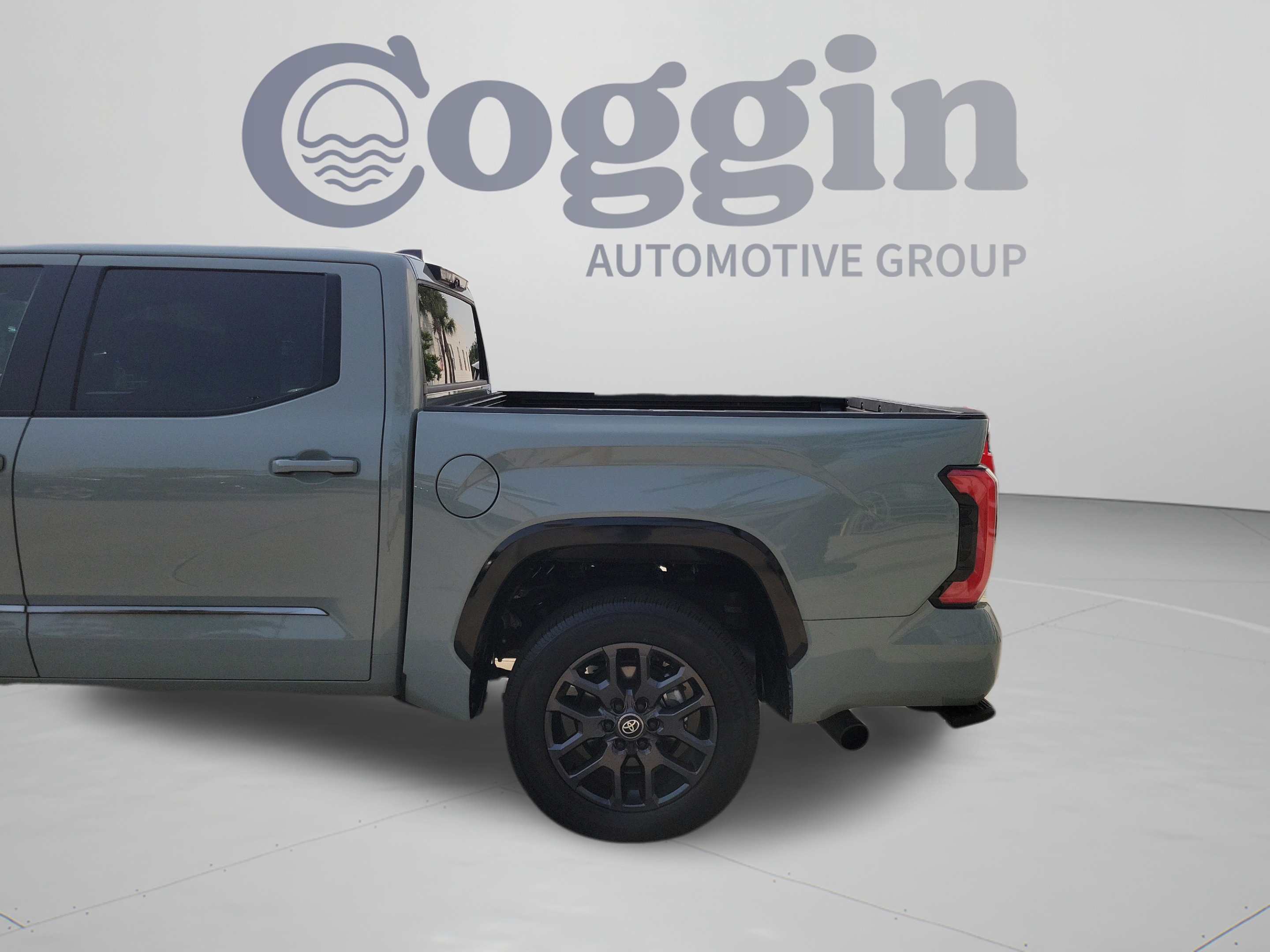 Used 2025 Toyota Tundra Platinum AWD/4WD image 33
