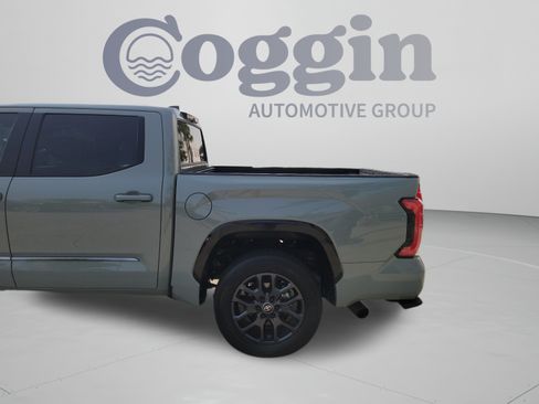 Used 2025 Toyota Tundra Platinum AWD/4WD image 33