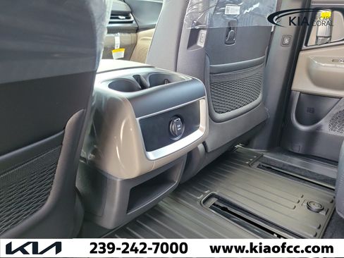 New 2026 Kia Carnival LX FWD image 13
