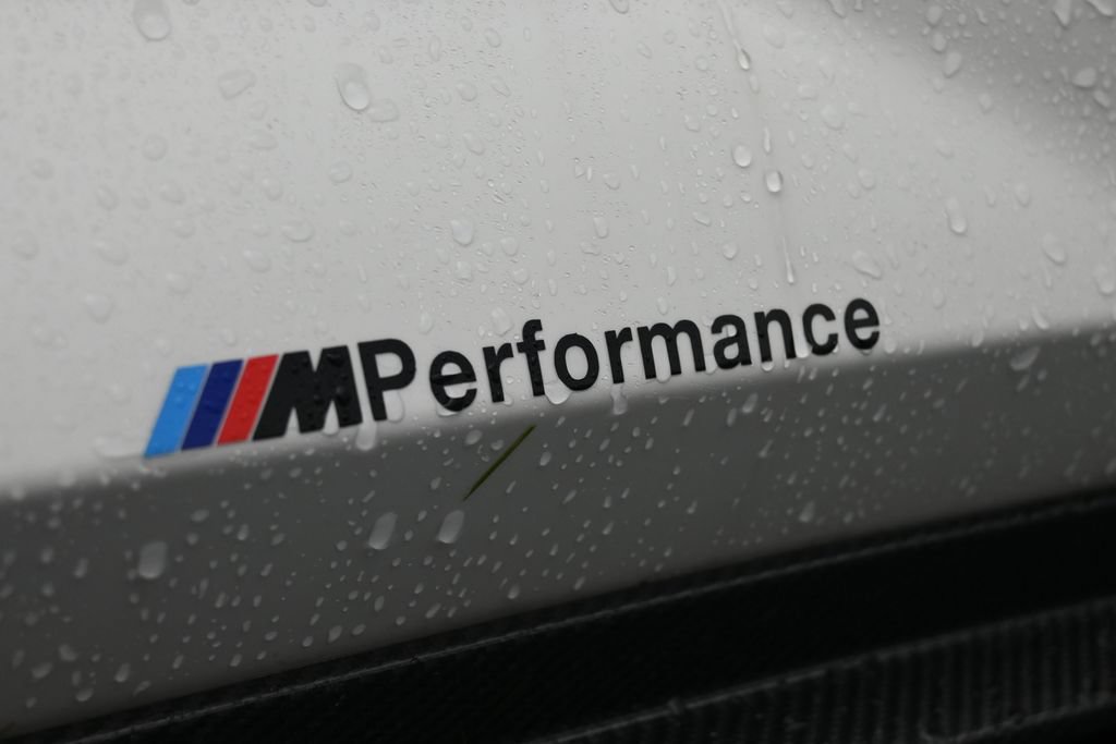 Used 2025 BMW M5 w/ Carbon Package AWD/4WD image 16