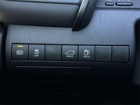 Used 2020 Toyota Camry SE image 22