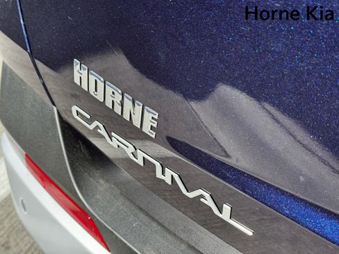New 2026 Kia Carnival EX image 9