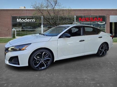 New 2025 Nissan Altima 2.5 SR image 1