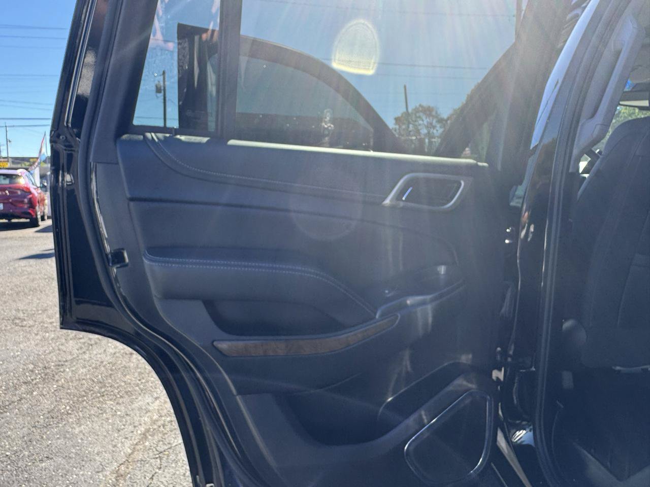 Used 2019 GMC Yukon Denali w/ Denali Ultimate Package AWD/4WD image 14