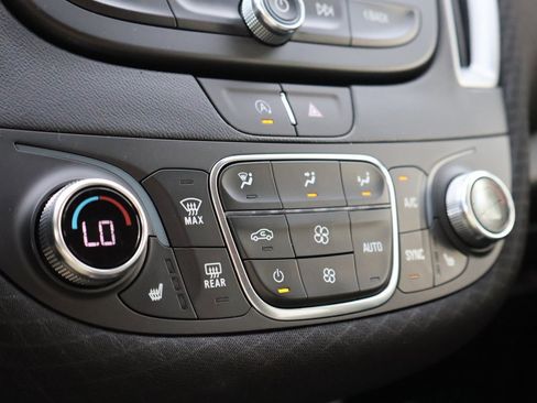 Used 2025 Chevrolet Malibu LT image 35