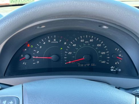 Used 2009 Toyota Camry FWD image 11