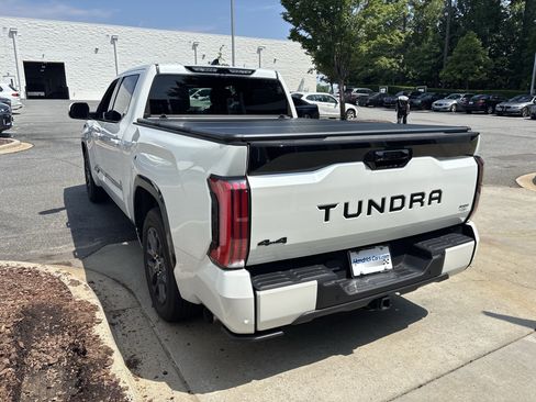 Used 2022 Toyota Tundra Platinum w/ Advanced Package AWD/4WD image 18