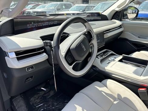New 2026 Lincoln Navigator L Reserve w/ Jet Appearance Package AWD/4WD image 25