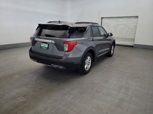 Used 2021 Ford Explorer XLT w/ Equipment Group 202A AWD/4WD image 9
