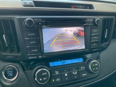 Used 2018 Toyota RAV4 XLE AWD/4WD image 16