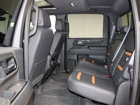 Used 2024 GMC Sierra 2500 AT4 w/ AT4 Premium Plus Package image 18