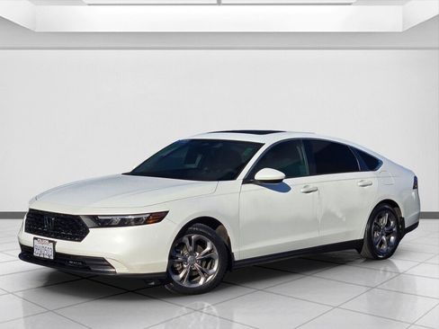 Certified 2023 Honda Accord EX image 9