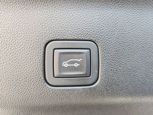 Used 2025 GMC Yukon XL AT4 w/ AT4 Premium Package image 37