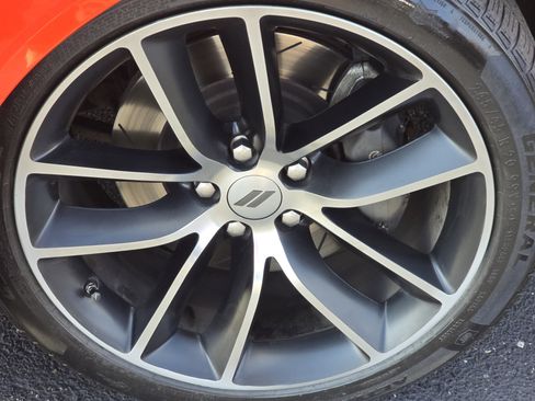 Used 2017 Dodge Challenger R/T Scat Pack w/ Leather Interior Group image 3