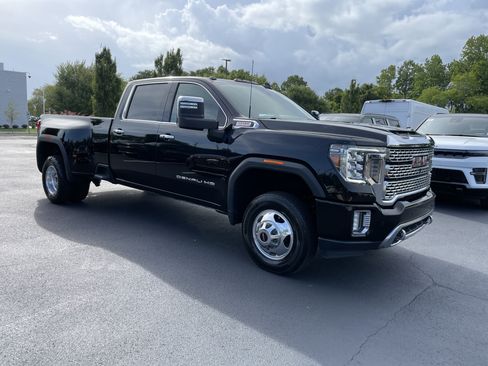 Used 2023 GMC Sierra 3500 Denali w/ Denali Ultimate Package AWD/4WD image 2