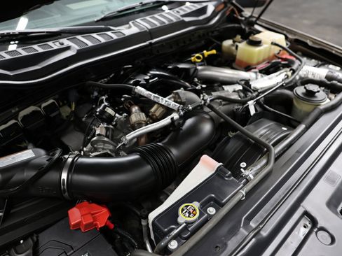 Used 2018 Ford F250 Lariat w/ Lariat Value Package image 50