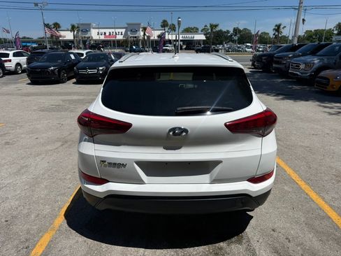Used 2016 Hyundai Tucson SE w/ Option Group 02 FWD image 5