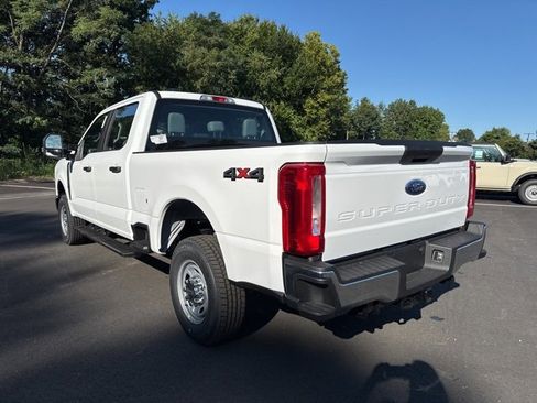 New 2026 Ford F350 XL w/ XL Chrome Package image 3
