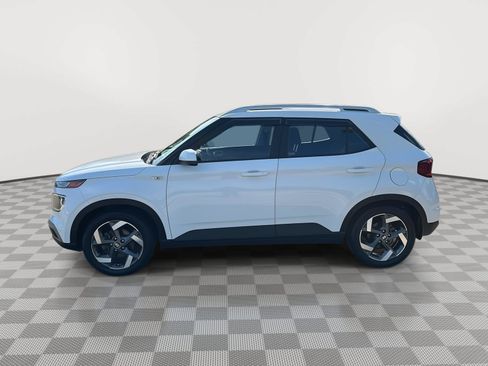 Used 2023 Hyundai Venue SEL FWD image 8