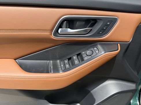 New 2026 Nissan Rogue Platinum AWD/4WD image 11