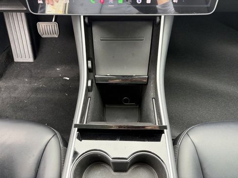 Used 2018 Tesla Model 3 Long Range image 17