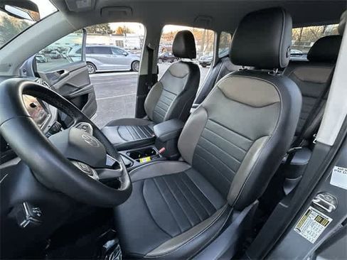 Used 2022 Volkswagen Taos SEL image 17