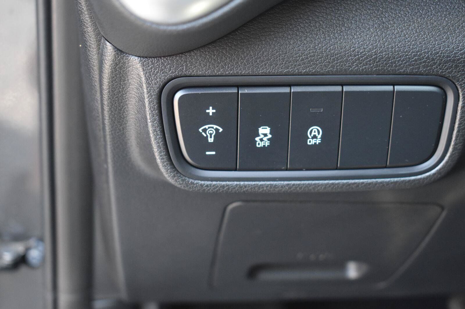 Used 2024 Kia Soul LX w/ Option Group 015 FWD image 24