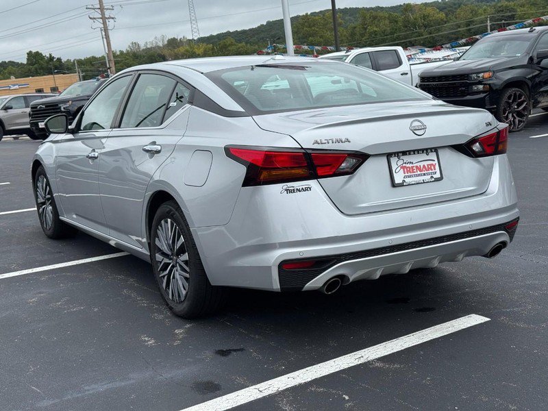 Used 2023 Nissan Altima 2.5 SV w/ SV Premium Package FWD image 6