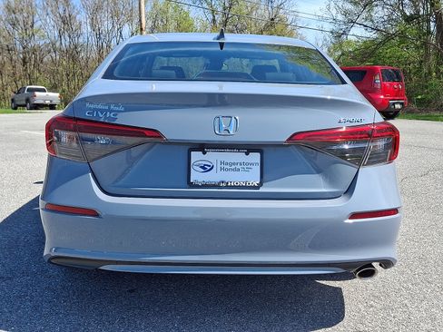 Used 2023 Honda Civic Sport image 5