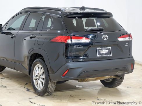 Used 2024 Toyota Corolla Cross LE AWD/4WD image 9