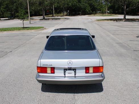 Used 1990 Mercedes-Benz 300 SE image 16