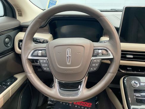 Used 2023 Lincoln Nautilus Reserve w/ Luxury Package AWD/4WD image 16