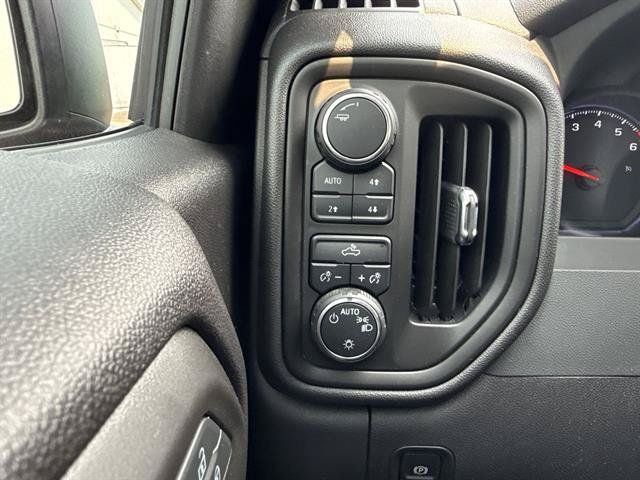 Used 2024 Chevrolet Silverado 1500 Custom Trail Boss w/ Turbomax Blackout Package AWD/4WD image 23