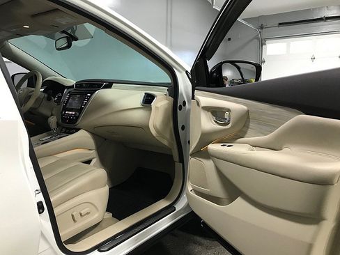 Used 2015 Nissan Murano Platinum w/ Platinum Technology Package FWD image 9