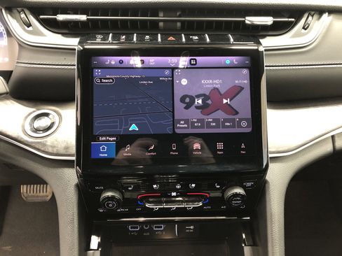 Certified 2025 Jeep Grand Cherokee Limited w/ Luxury Tech Group II image 24