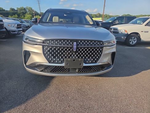 Used 2024 Lincoln Nautilus Reserve w/ Equipment Group 202A AWD/4WD image 3