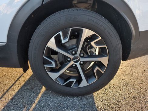 Used 2023 Kia Sportage EX image 24